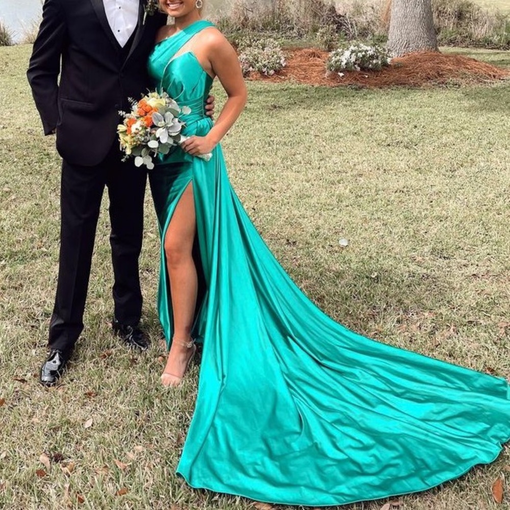 PENDING Sherri hill prom dress